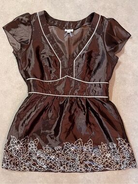 Vintage Dynamite Chocolate Brown Tunic with Light Beige Floral Trim. Small
